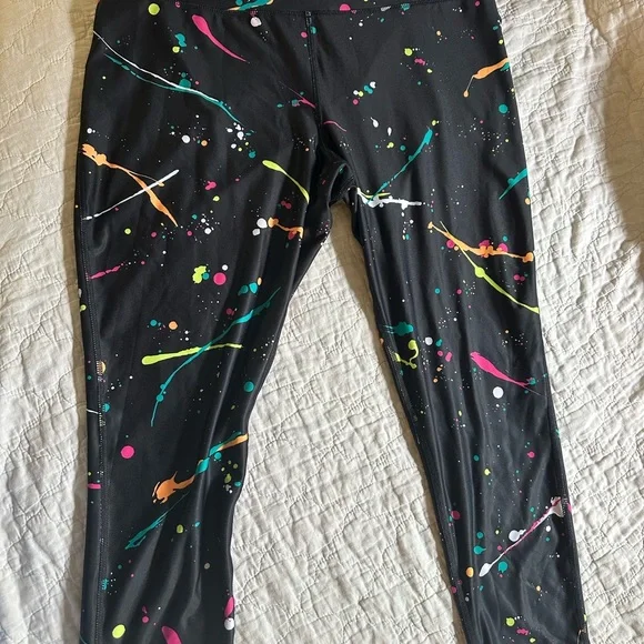 Xersion  Quick dry Black Leggings with Vibrant Splatter Design - Picture 3 of 3